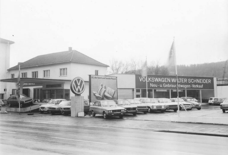 Außenaufnahme Autohaus Walter Schneider aus 1974